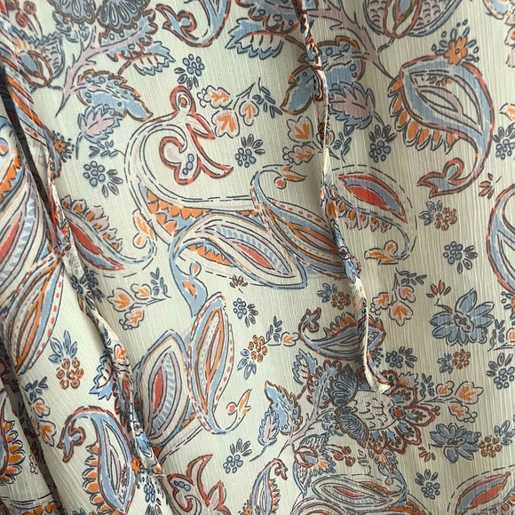 1. State Paisley Print Ruffle long Sleeve Cold Shoulder Blouse medium - Picture 7 of 7